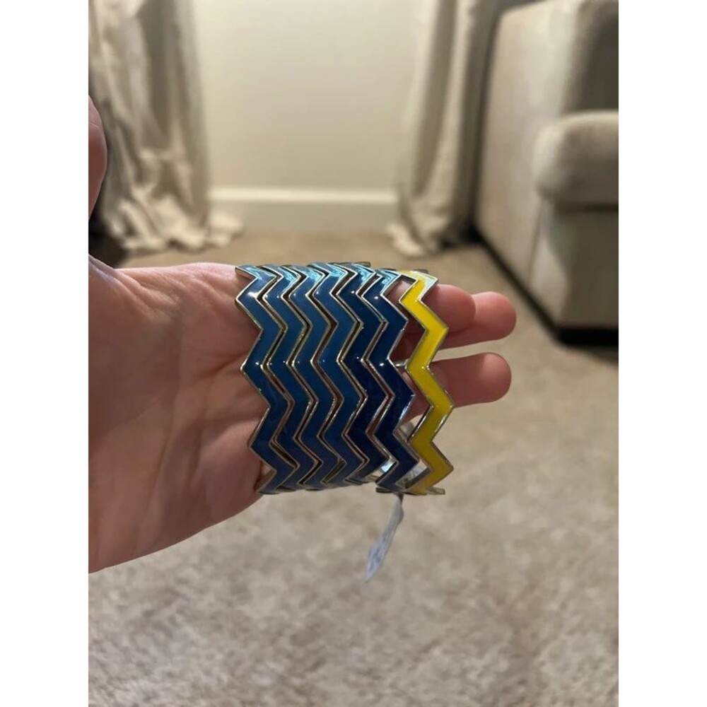 6 blue and 1 yellow bangles - nwt | j-0025